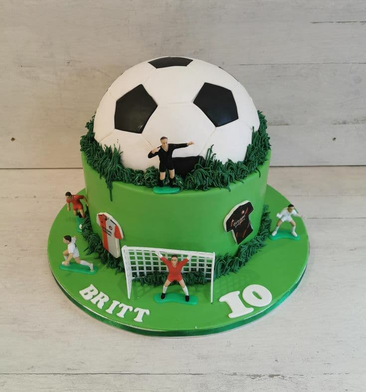 Voetbal taart surprise